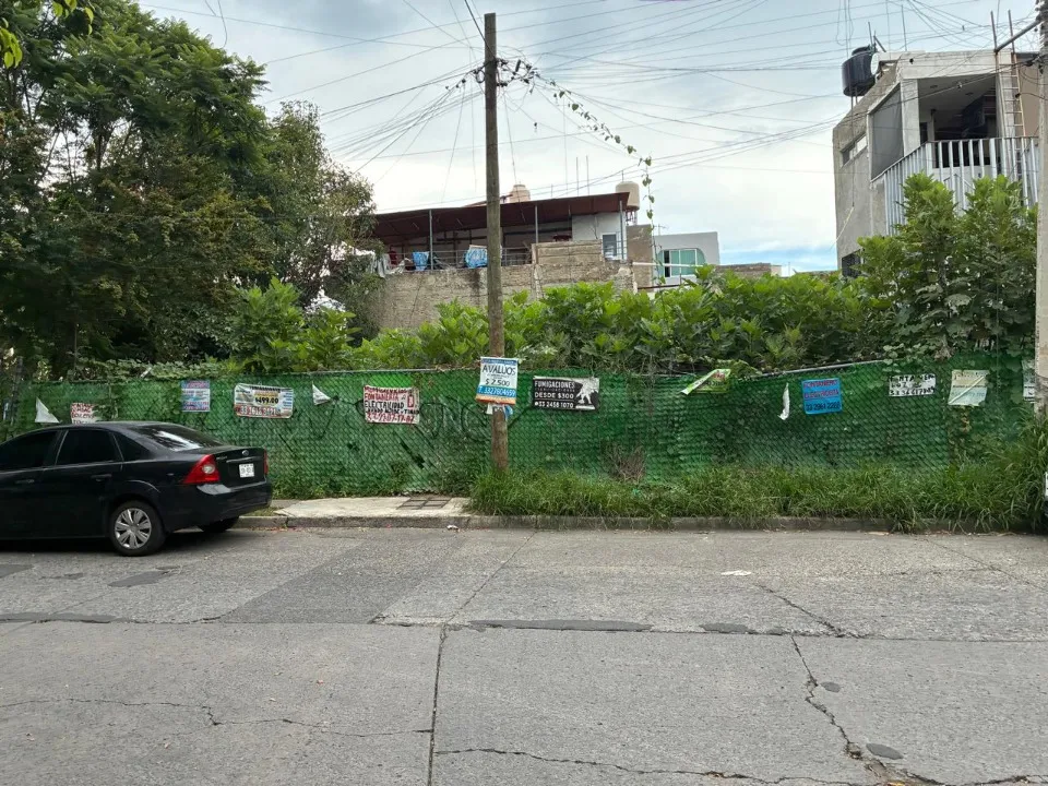 Terreno en renta en Calle Isla Socorro, Jardines de San José, Guadalajara
